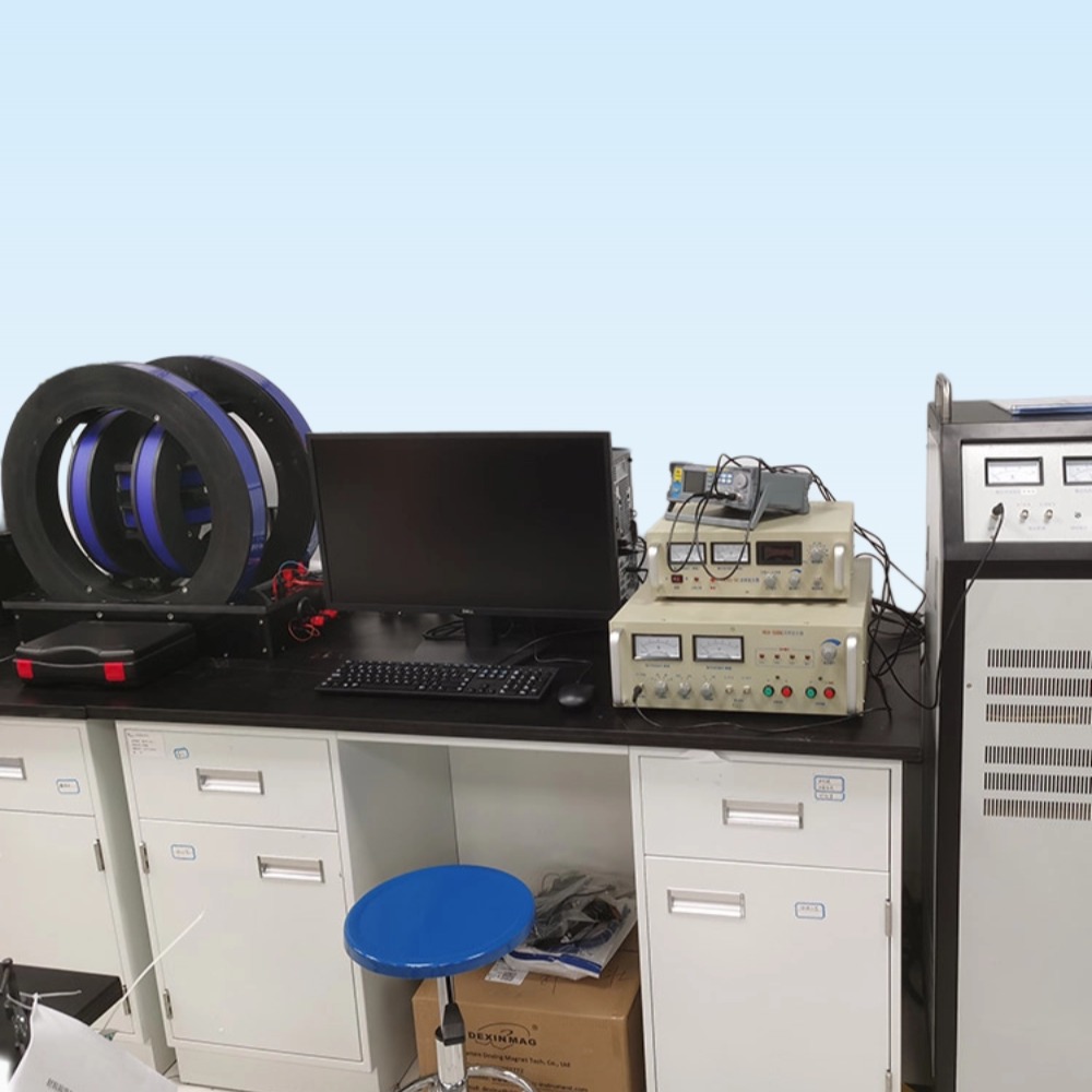 Helmholtz Coil Magnetic Field Generation System